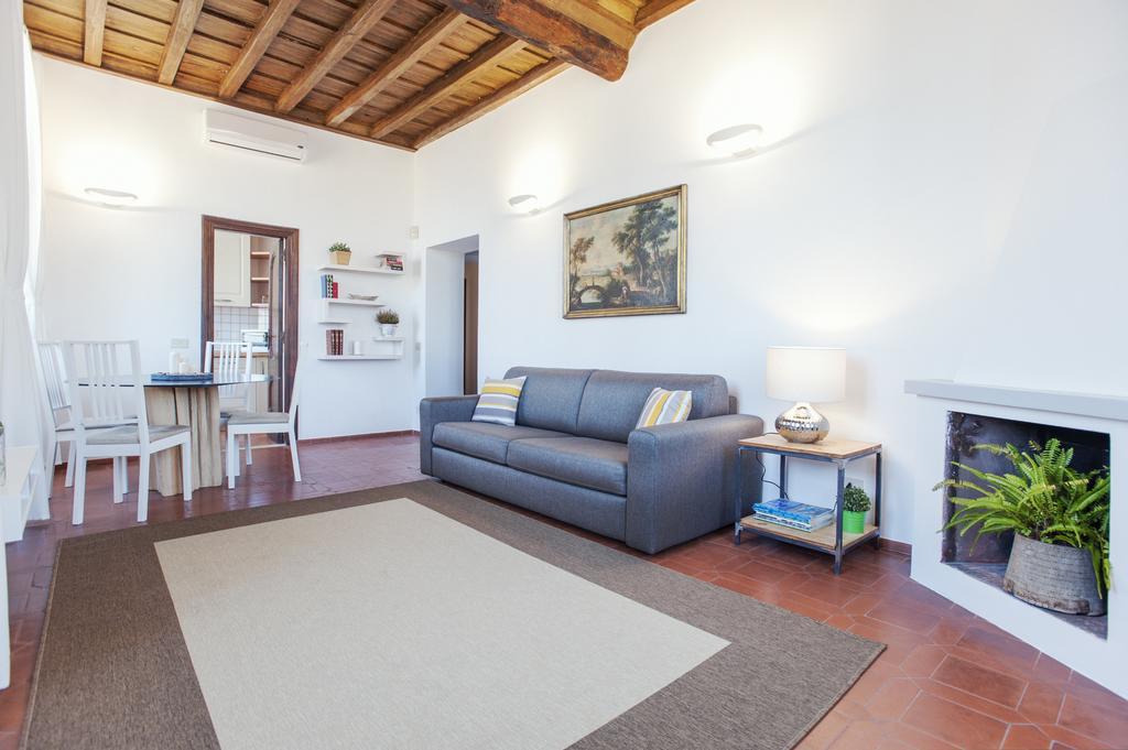 Lungaretta3 * Roma